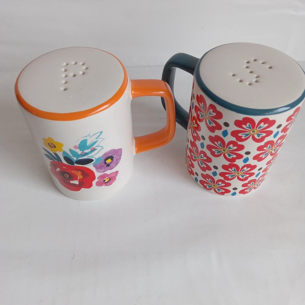 The Pioneer Woman Flea Market Floral Salt And Pepper Shakers